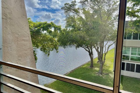 Copropriété à vendre à Tamarac, Floride: 2 chambres, 88.26 m2 № 970415 - photo 15