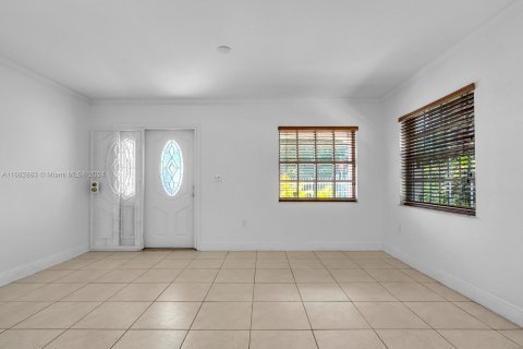 Casa en venta en Miami, Florida, 3 dormitorios, 163.79 m2 № 1418484 - foto 18