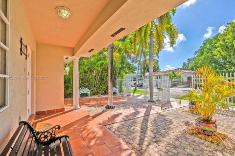 Casa en venta en Miami, Florida, 3 dormitorios, 163.79 m2 № 1418484 - foto 10