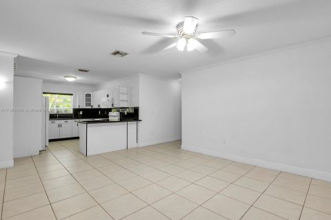 Casa en venta en Miami, Florida, 3 dormitorios, 163.79 m2 № 1418484 - foto 24