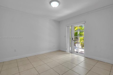 Casa en venta en Miami, Florida, 3 dormitorios, 163.79 m2 № 1418484 - foto 28