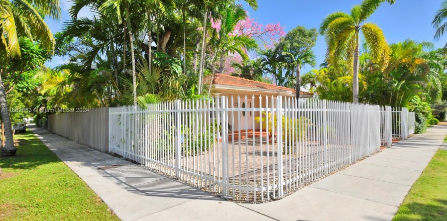 Casa en Miami, Florida 3 dormitorios, 163.79 m2 № 1418484