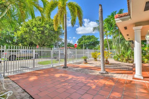 Casa en venta en Miami, Florida, 3 dormitorios, 163.79 m2 № 1418484 - foto 11