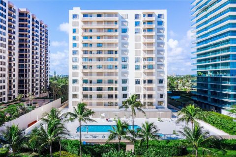 Condominio en venta en Bal Harbour, Florida, 1 dormitorio, 92.25 m2 № 1420190 - foto 1