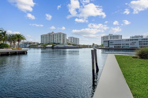 Villa ou maison à vendre à Fort Lauderdale, Floride: 4 chambres, 289.48 m2 № 1292042 - photo 20