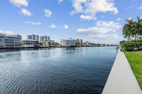 Villa ou maison à vendre à Fort Lauderdale, Floride: 4 chambres, 289.48 m2 № 1292042 - photo 19