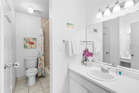 Condo in Saint Petersburg, Florida, 2 bedrooms  № 1357474 - photo 11