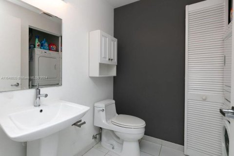 Condominio en venta en Miami, Florida, 1 dormitorio, 68.28 m2 № 1430001 - foto 29