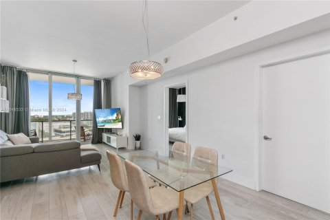 Condominio en venta en Miami, Florida, 1 dormitorio, 68.28 m2 № 1430001 - foto 17