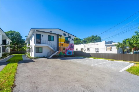 Immobilier commercial à vendre à Miami, Floride: 445 m2 № 1395038 - photo 2