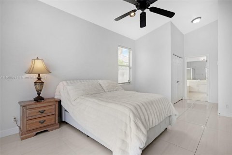 Villa ou maison à louer à Pembroke Pines, Floride: 3 chambres, 169.83 m2 № 1384441 - photo 20