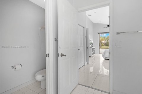 Villa ou maison à louer à Pembroke Pines, Floride: 3 chambres, 169.83 m2 № 1384441 - photo 25