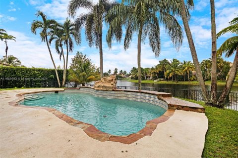 Villa ou maison à louer à Pembroke Pines, Floride: 3 chambres, 169.83 m2 № 1384441 - photo 3