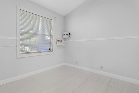 Casa en alquiler en Pembroke Pines, Florida, 3 dormitorios, 169.83 m2 № 1384441 - foto 19