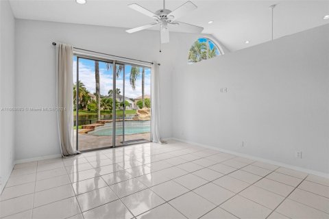 Villa ou maison à louer à Pembroke Pines, Floride: 3 chambres, 169.83 m2 № 1384441 - photo 7