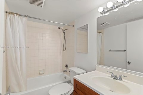 Condominio en venta en Pembroke Pines, Florida, 2 dormitorios, 96.99 m2 № 963013 - foto 29