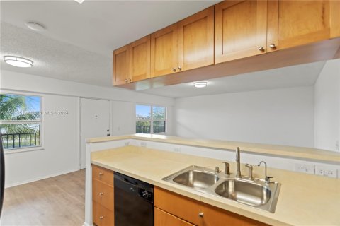 Condominio en venta en Pembroke Pines, Florida, 2 dormitorios, 96.99 m2 № 963013 - foto 26