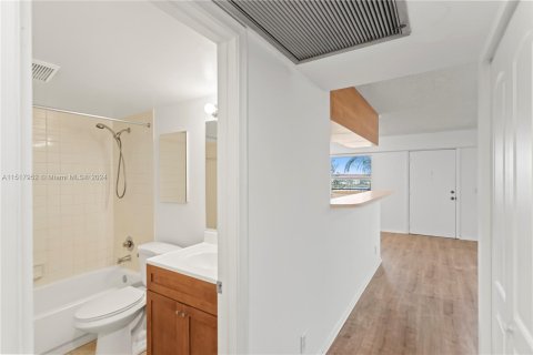 Condominio en venta en Pembroke Pines, Florida, 2 dormitorios, 96.99 m2 № 963013 - foto 28