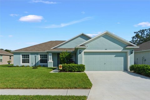 Casa en venta en Winter Haven, Florida, 3 dormitorios, 168.71 m2 № 1398591 - foto 1