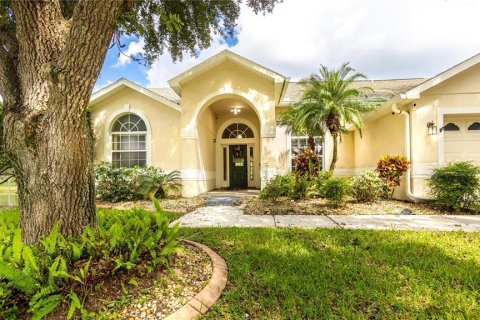 Casa en venta en Apopka, Florida, 5 dormitorios, 231.98 m2 № 1398631 - foto 1