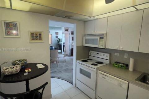 Condo in Aventura, Florida, 2 bedrooms  № 1409082 - photo 20