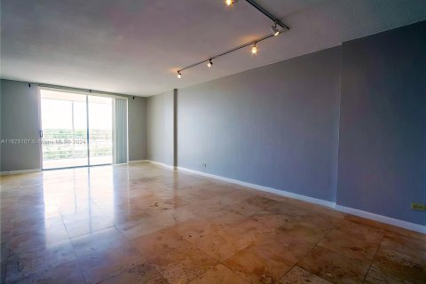 Condominio en venta en North Miami Beach, Florida, 1 dormitorio, 80.36 m2 № 1270033 - foto 9