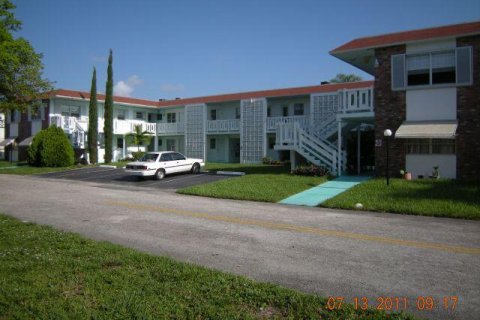 Купить кондоминиум в Лодерхилл, Флорида 2 спальни, 88.26м2, № 1142576 - фото 1