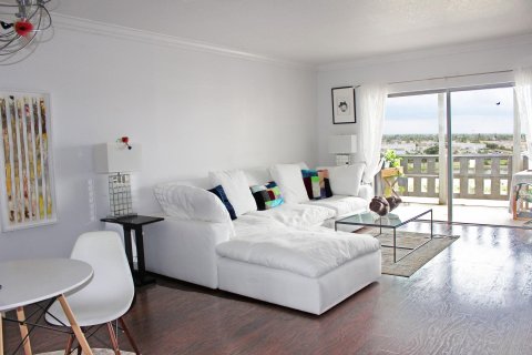 Condo in Hollywood, Florida, 1 bedroom  № 1142577 - photo 22