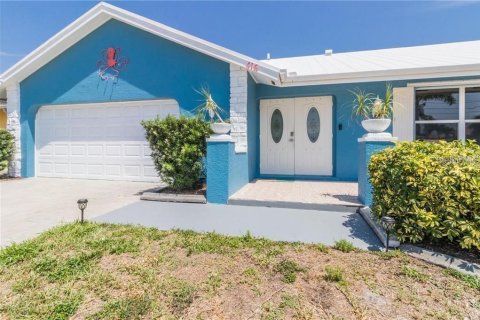 Villa ou maison à vendre à Punta Gorda, Floride: 3 chambres, 151.06 m2 № 1278054 - photo 3