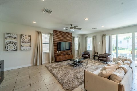 Villa ou maison à vendre à Kissimmee, Floride: 5 chambres, 239.13 m2 № 1337747 - photo 5