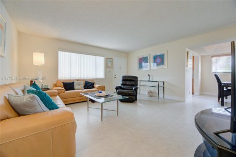 Condo in Delray Beach, Florida, 2 bedrooms  № 1138864 - photo 5