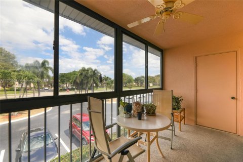 Condo in Delray Beach, Florida, 2 bedrooms  № 1138864 - photo 24