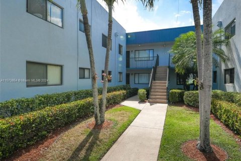 Condo in Delray Beach, Florida, 2 bedrooms  № 1138864 - photo 2