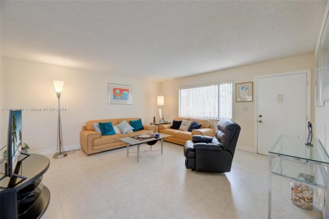 Condo in Delray Beach, Florida, 2 bedrooms  № 1138864 - photo 4