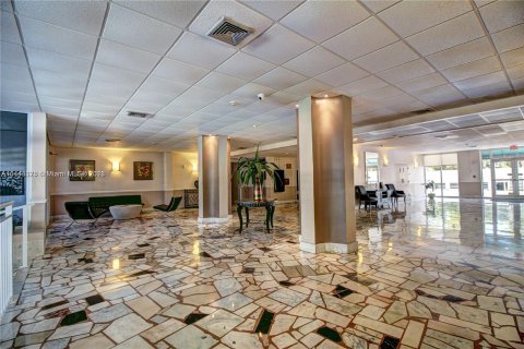 Condominio en venta en North Miami, Florida, 2 dormitorios, 110.37 m2 № 693037 - foto 9