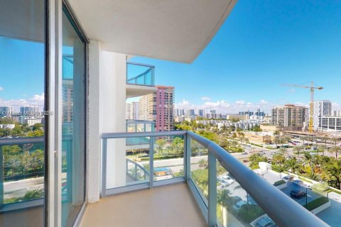 Condo in Sunny Isles Beach, Florida, 1 bedroom  № 1348290 - photo 3