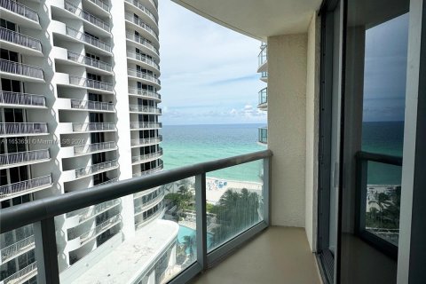 Condo in Sunny Isles Beach, Florida, 1 bedroom  № 1348290 - photo 20