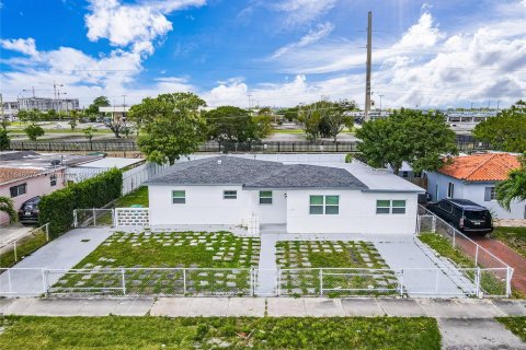 Casa en venta en Miami, Florida, 4 dormitorios, 161.09 m2 № 1348239 - foto 2