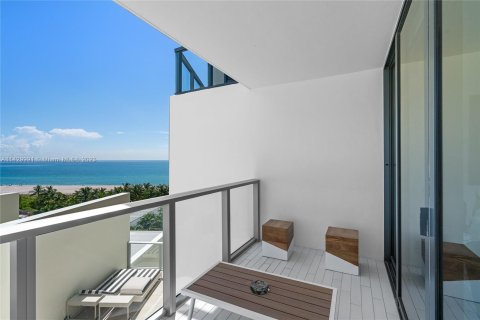 Condo in Miami Beach, Florida, 2 bedrooms  № 662309 - photo 14