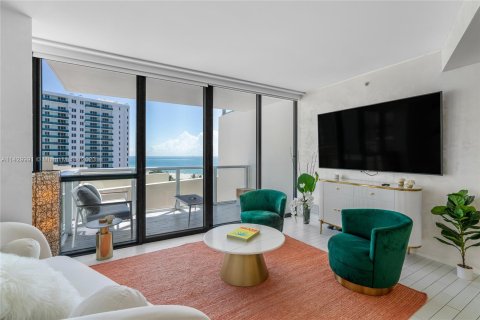 Condo in Miami Beach, Florida, 2 bedrooms  № 662309 - photo 2