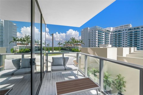 Condo in Miami Beach, Florida, 2 bedrooms  № 662309 - photo 15