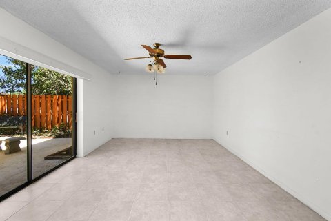 Adosado en venta en Stuart, Florida, 2 dormitorios, 119.66 m2 № 1103395 - foto 27