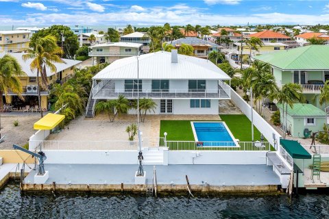 Villa ou maison à vendre à Key Largo, Floride: 4 chambres, 204.38 m2 № 739571 - photo 2