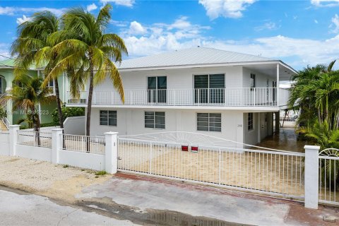 Villa ou maison à vendre à Key Largo, Floride: 4 chambres, 204.38 m2 № 739571 - photo 1