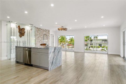 Casa en venta en Key Largo, Florida, 4 dormitorios, 204.38 m2 № 739571 - foto 20