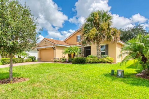 Villa ou maison à vendre à Kissimmee, Floride: 3 chambres, 215.53 m2 № 1341956 - photo 2