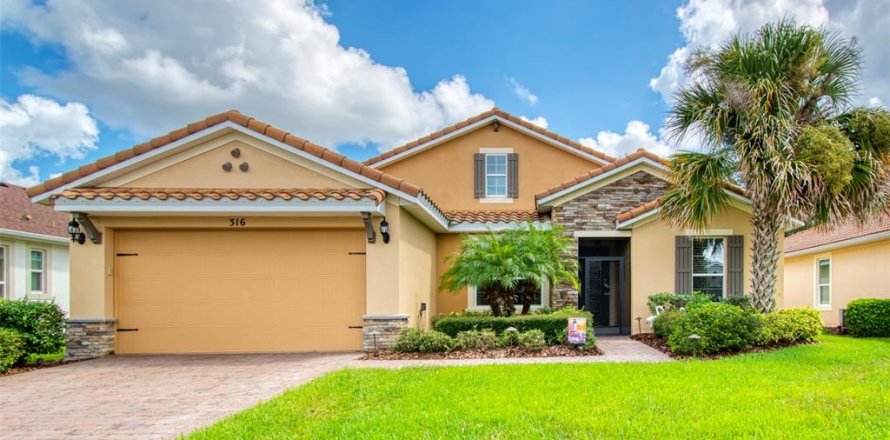 Villa ou maison à Kissimmee, Floride 3 chambres, 215.53 m2 № 1341956