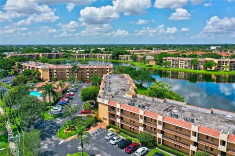 Condo in Margate, Florida, 2 bedrooms  № 682520 - photo 8