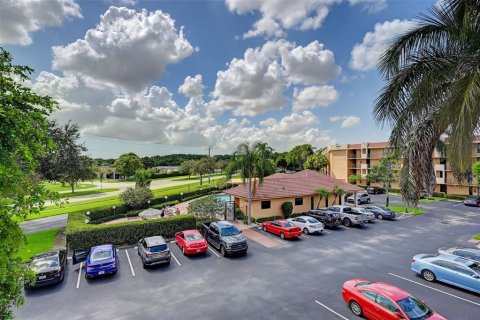 Condo in Margate, Florida, 2 bedrooms  № 682520 - photo 13