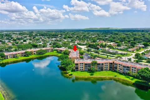 Condo in Margate, Florida, 2 bedrooms  № 682520 - photo 30